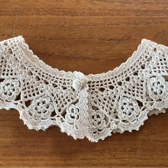 Two Vintage Hand Crochet Cotton Victorian Collars - Picture 7 of 10